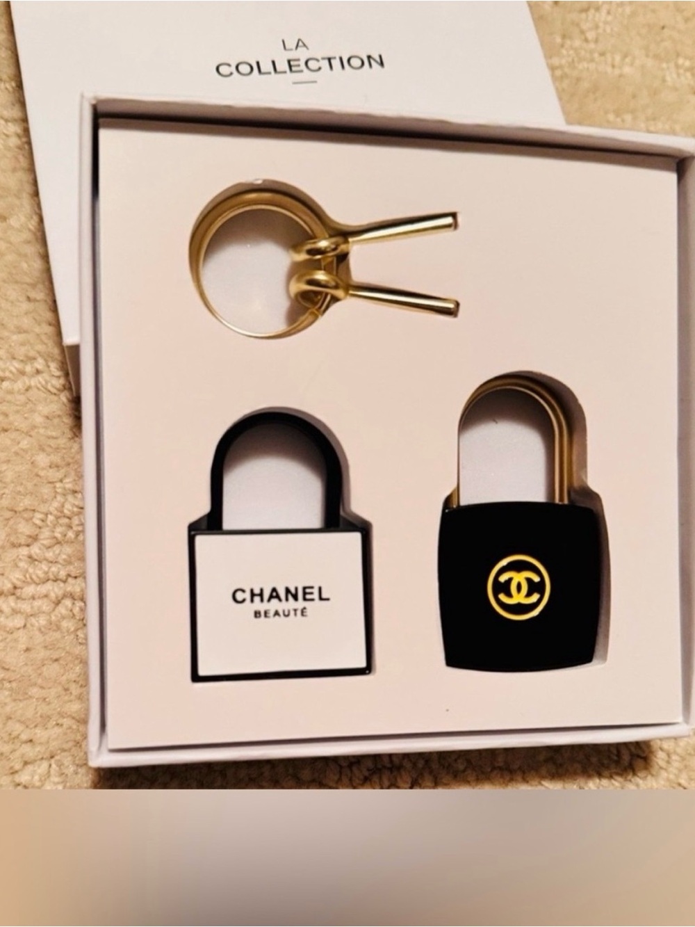 New Chanel BEAUTE Gift Sealed Lock & Key Set